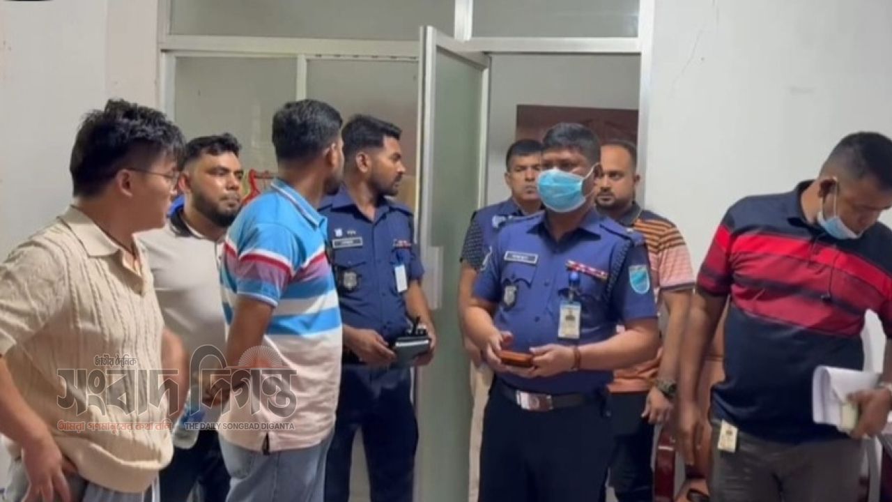 ধামরাইয়ে চীনা ব্যাটারি কারখানায় চীনা কর্মকর্তাকে বেঁধে ৭০ লাখ টাকা লুট 