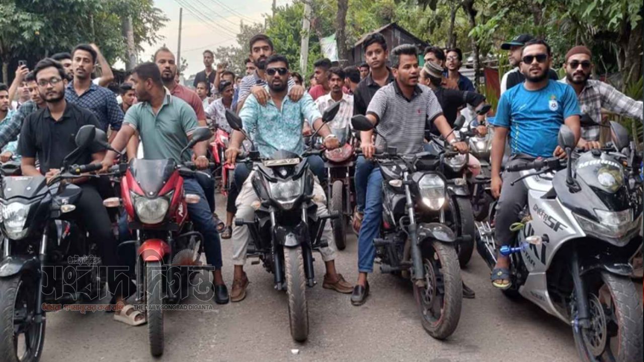 নৈরাজ্যের প্রতিবাদে ঢাকায় ছাত্রদলের মোটরসাইকেল মিছিল