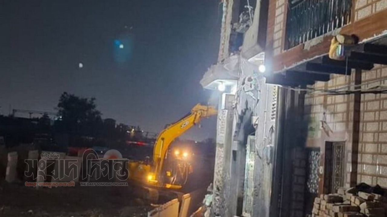 দিল্লিতে মসজিদ উচ্ছেদ ঘিরে প্রশ্ন তুললেন ইমাম ও এআইএমআইএম নেতা
