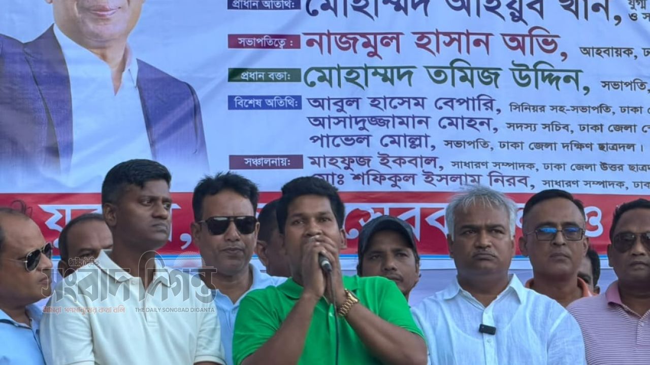 নাসির উদ্দিন পাটোয়ারীর পাঞ্জাবি ছিঁড়ে ফেলার হুঁশিয়ারি ছাত্রদল নেতা তমিজের 