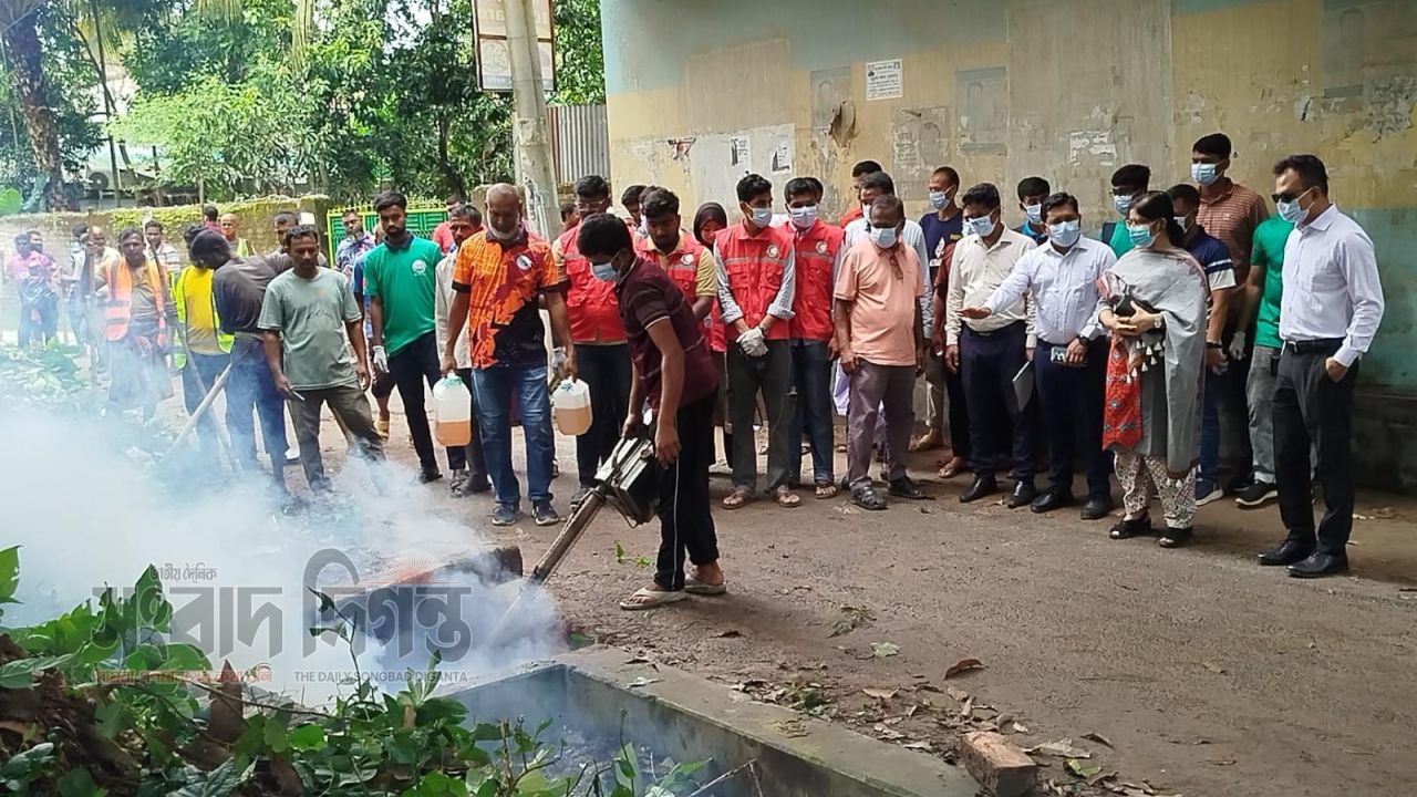 ডেঙ্গু প্রতিরোধে সাতক্ষীরায় জেলা প্রশাসন-পৌরসভার যৌথ অভিযান শুরু  