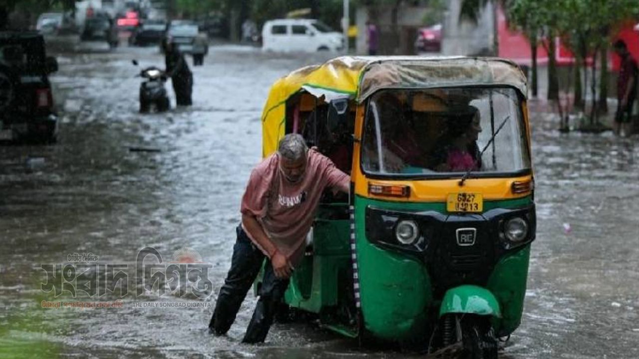 ভারতে ৫৬ জনের মৃত্যু নেপালে নিহত ১৪