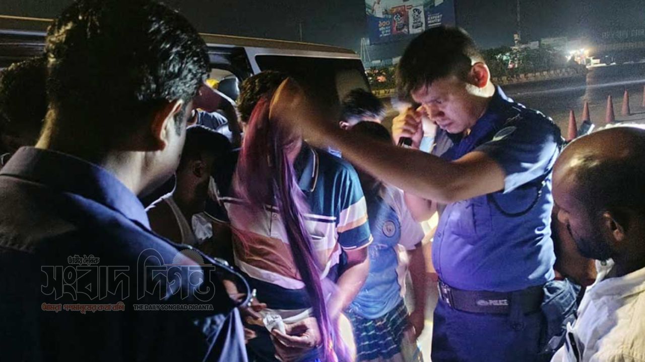 চট্টগ্রামের ১৭ উপজেলায় বিশেষ অভিযান, আটক ৪৪৫