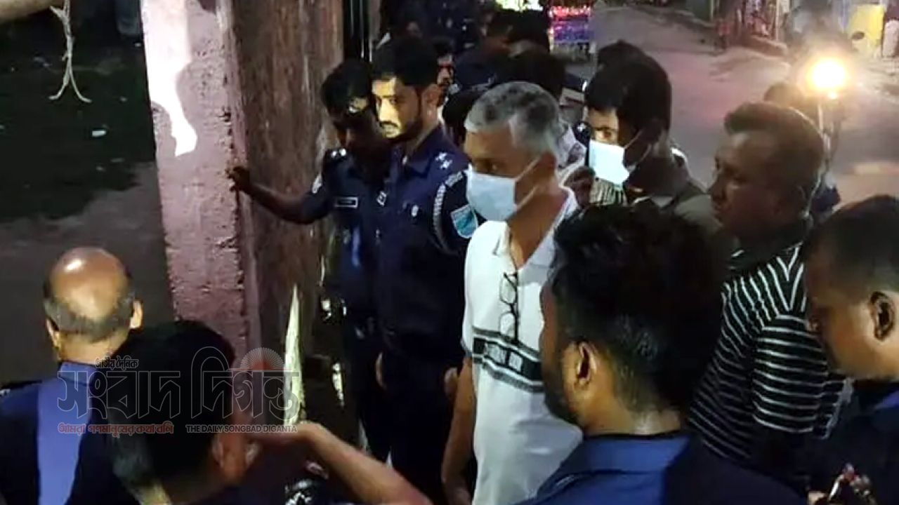 টাঙ্গাইলের কান্দাপাড়া নিষিদ্ধ যৌনপল্লিতে অভিযানে আটক ১১