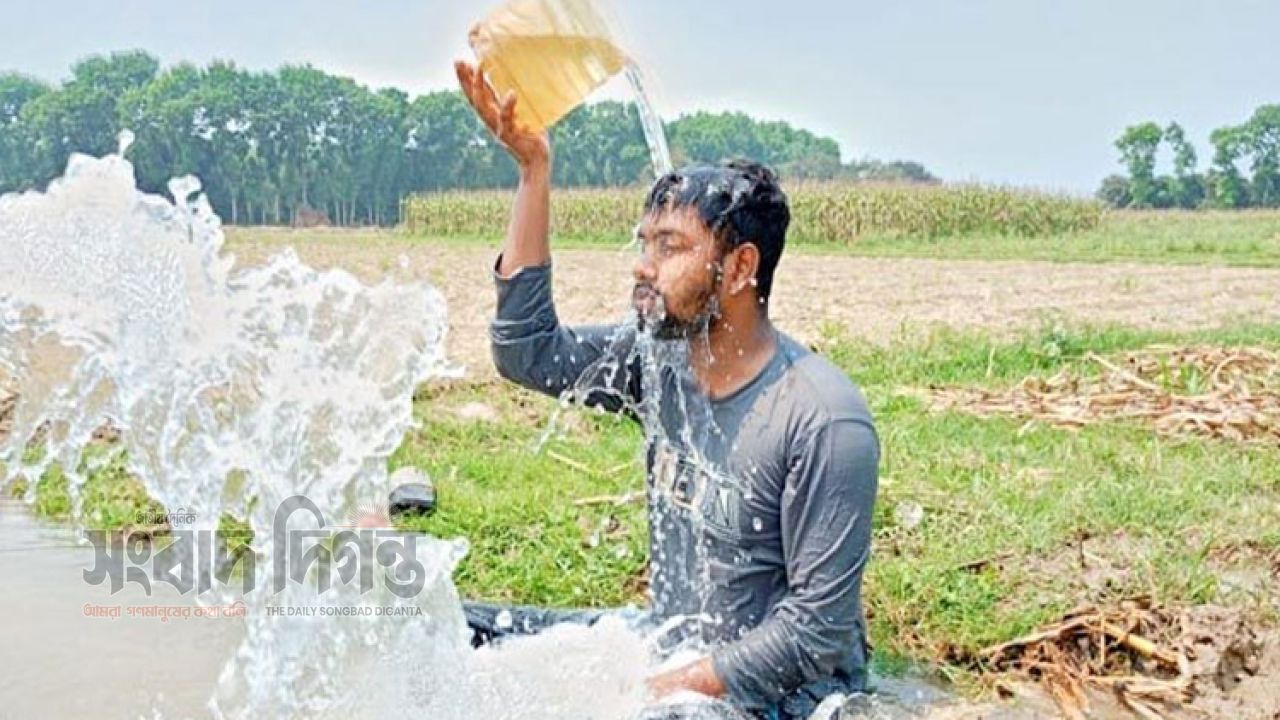 ঢাকার আকাশ মেঘলা তবুও কমছে না ভ্যাপসা গরম 