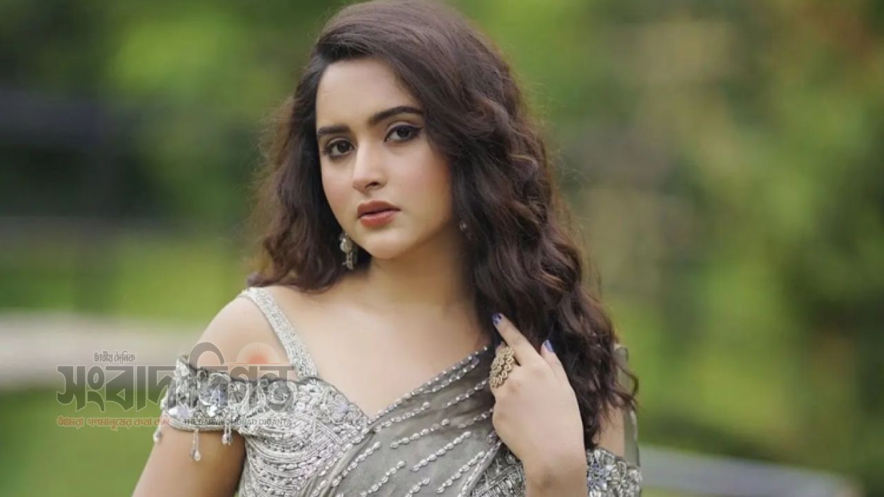 উচ্ছ্বসিত কেয়া পায়েল 