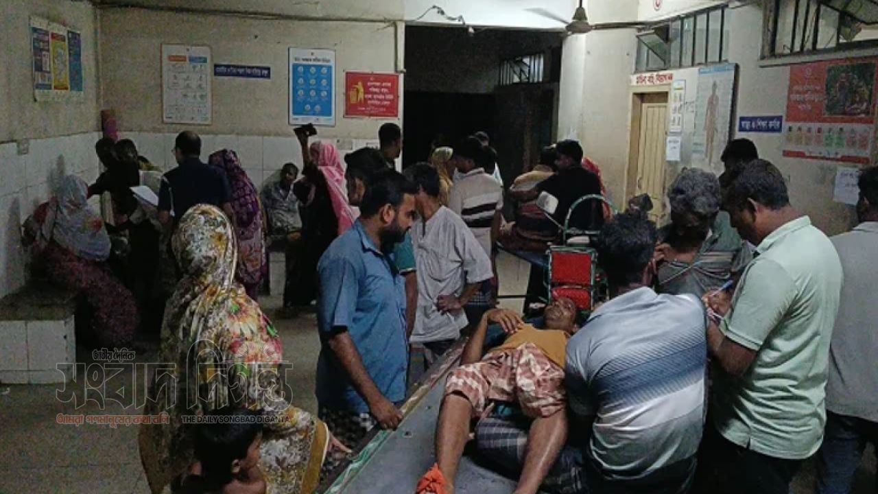 গরু কিনে ফেরার পথে প্রাণ গেল বাবা-ছেলেসহ ৩ জনের