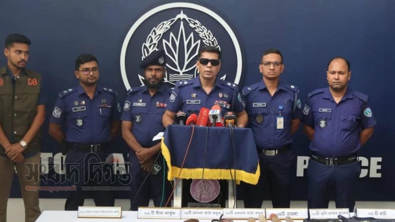 রাউজানে পুলিশের সঙ্গে সশস্ত্র অপরাধীদের গুলিবিনিময়, আহত ১২ 