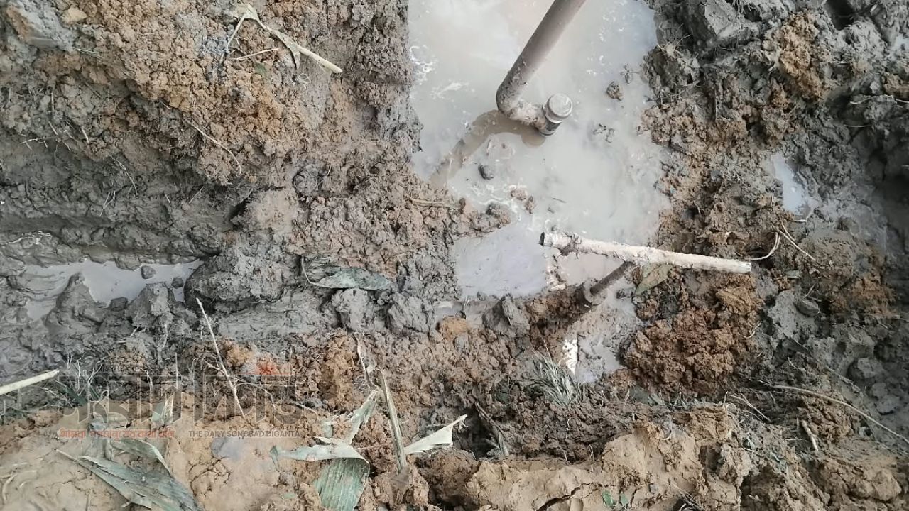 কসবার সালদা-বাখরাবাদ গ্যাস লাইনে ছিদ্র করে গ্যাস চুরির চেষ্টা, ছিদ্র হতেই বিকট শব্দে আতঙ্ক 