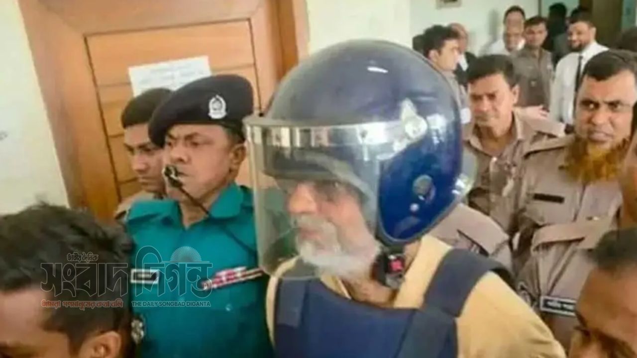 এক দিনের রিমান্ড শেষে আদালতে মেজর (অব.) আখতারুজ্জামান 
