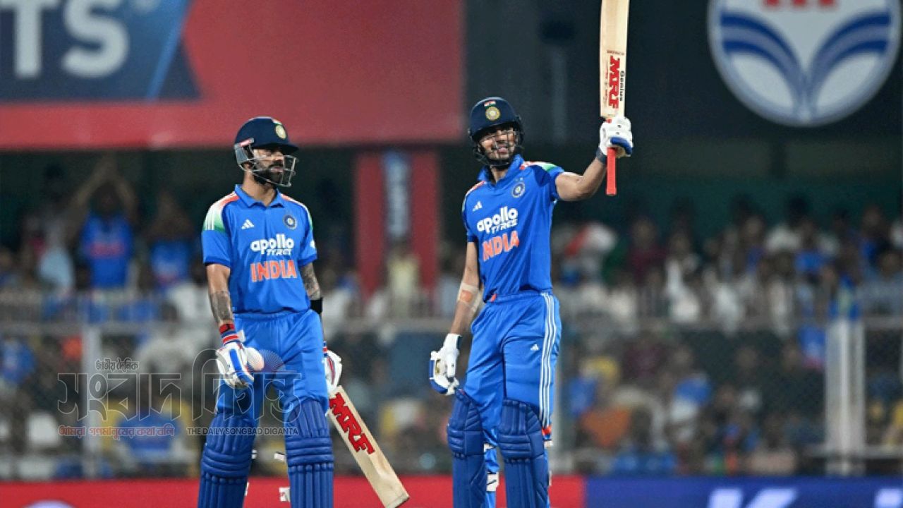 ১০২ রানে অপরাজিত শ্রেয়াস ৮ উইকেটে জিতল ভারত