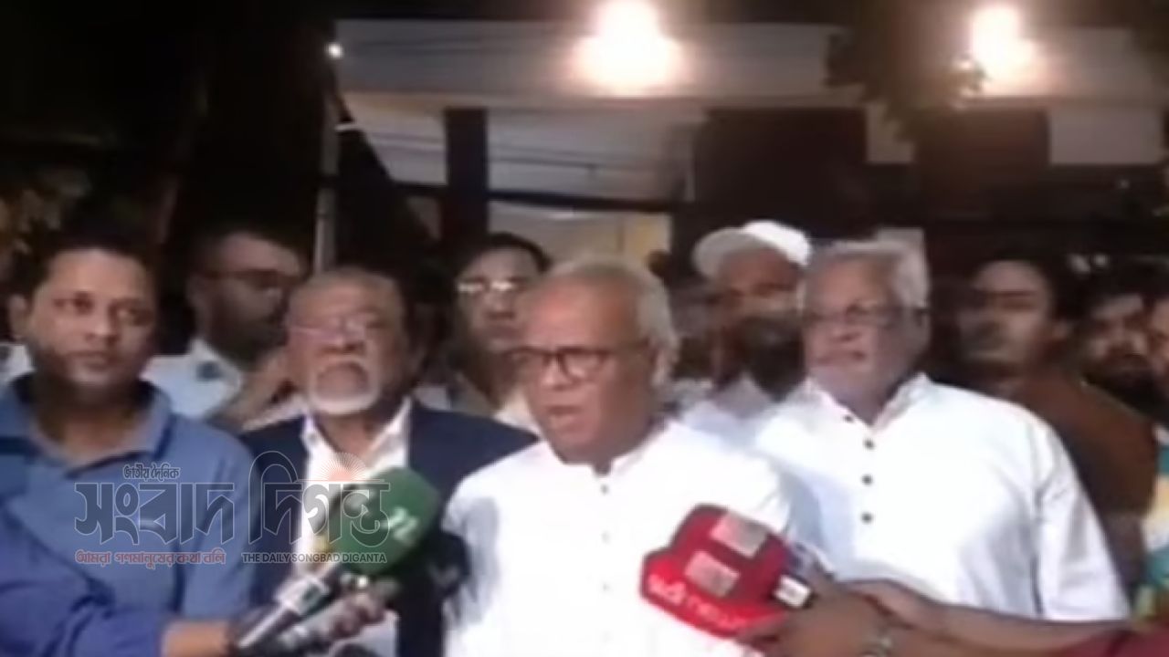 দুর্গাপূজায় নিরাপত্তা ও সম্প্রীতি রক্ষায় নেতা-কর্মীদের সজাগ থাকার নির্দেশ বিএনপির