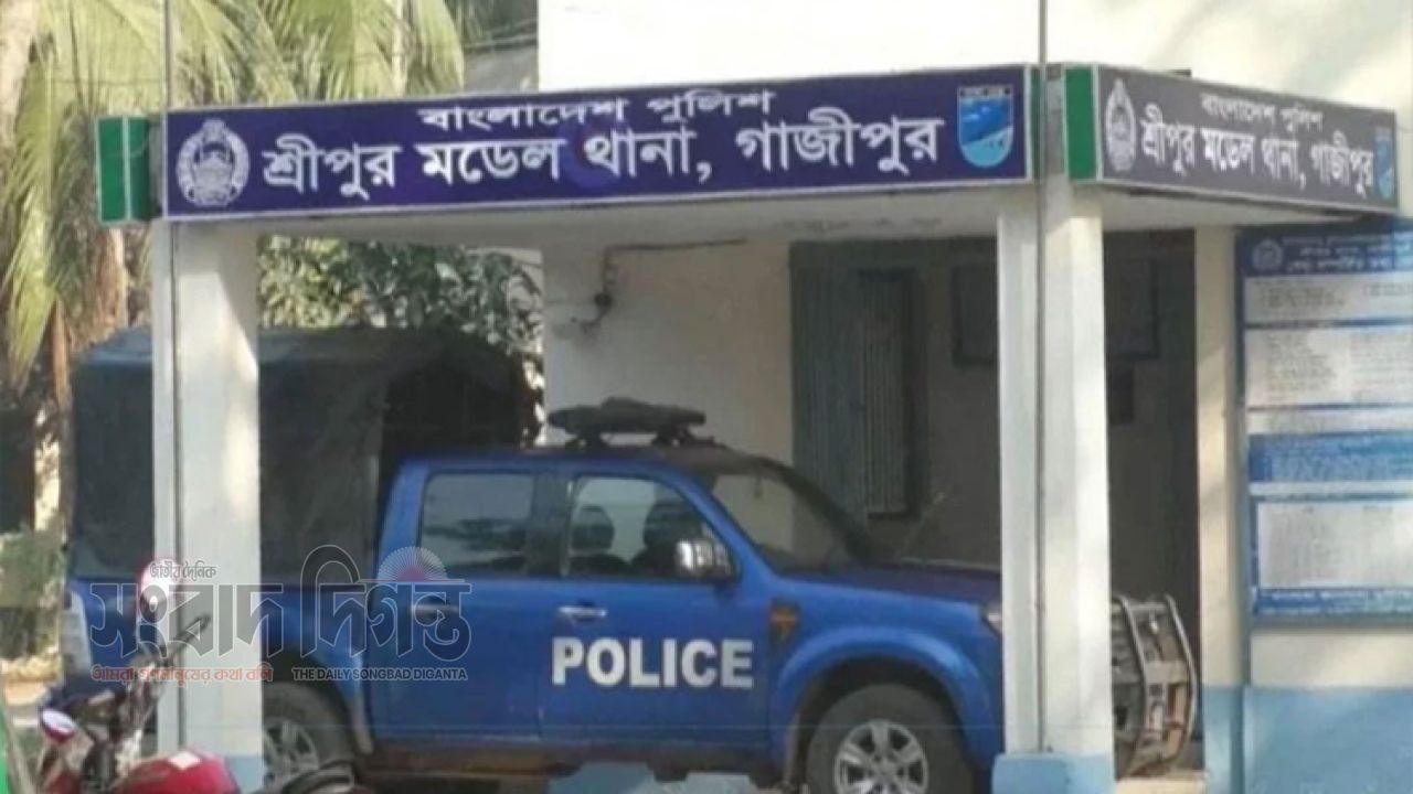 স্ত্রীকে হত্যার পর ৯৯৯-এ ফোন, পুলিশের হাতে স্বামী
