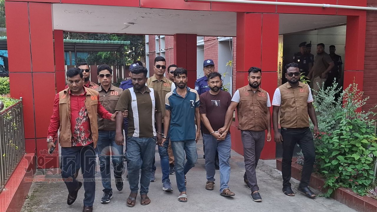 রাজবাড়ীতে ৩০ হাজার পিস ইয়াবাসহ ৩ জন গ্রেপ্তার, ট্রাক জব্দ 