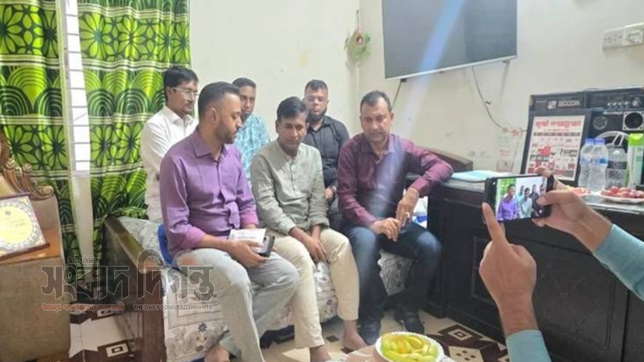 গাজীপুরে ফ্যামিলি কার্ডের তথ্য সংগ্রহ শুরু, মাঠে ২ হাজার ৯৩১ কর্মী