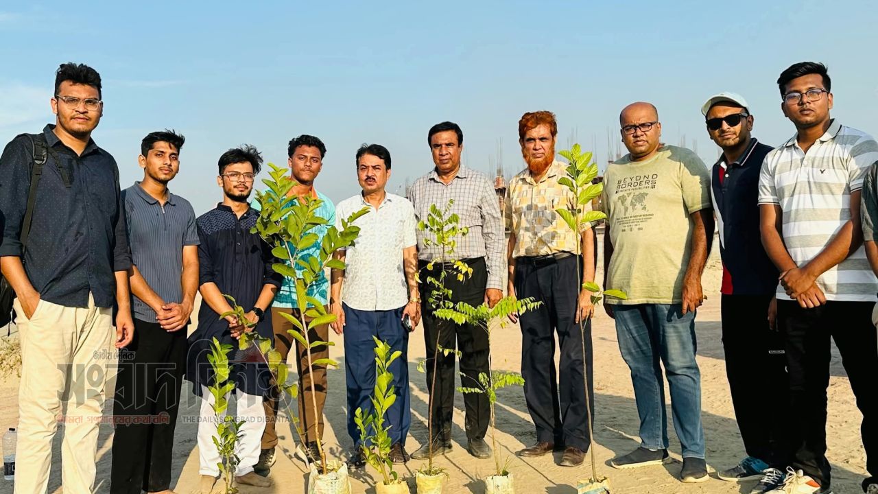 জবির দ্বিতীয় ক্যাম্পাসে সবুজায়নে ম্যানেজমেন্ট বিভাগের বৃক্ষরোপণ 
