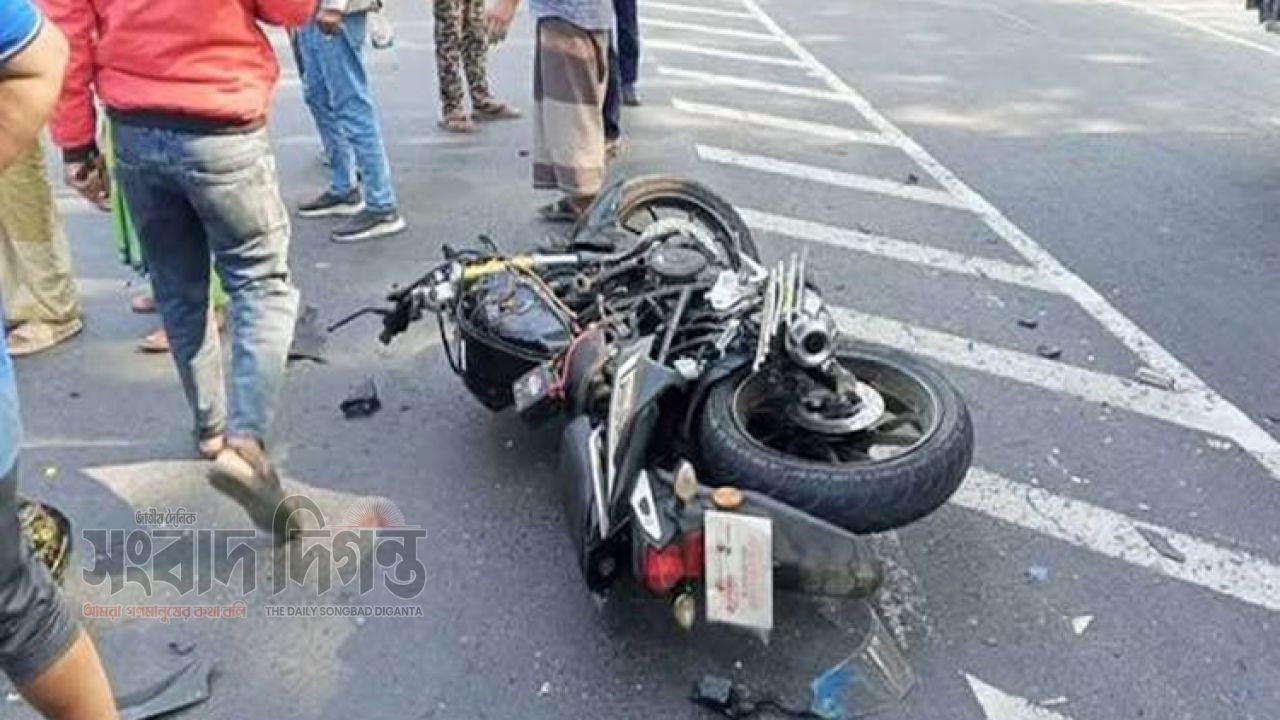 সরাইলে ট্রাকচাপায় দুই মোটরসাইকেল আরোহী নিহত