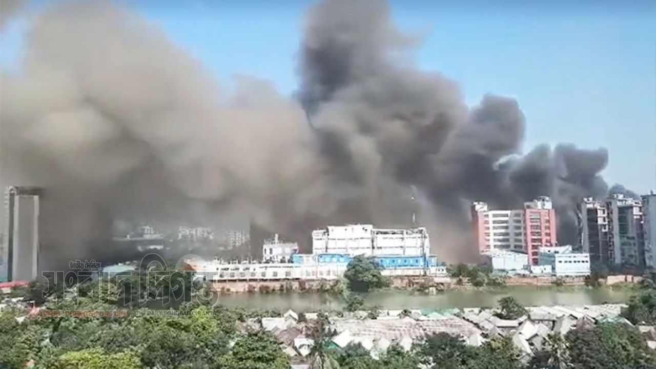 টঙ্গীর চেরাগআলীতে ওষুধ কারখানায় আগুন