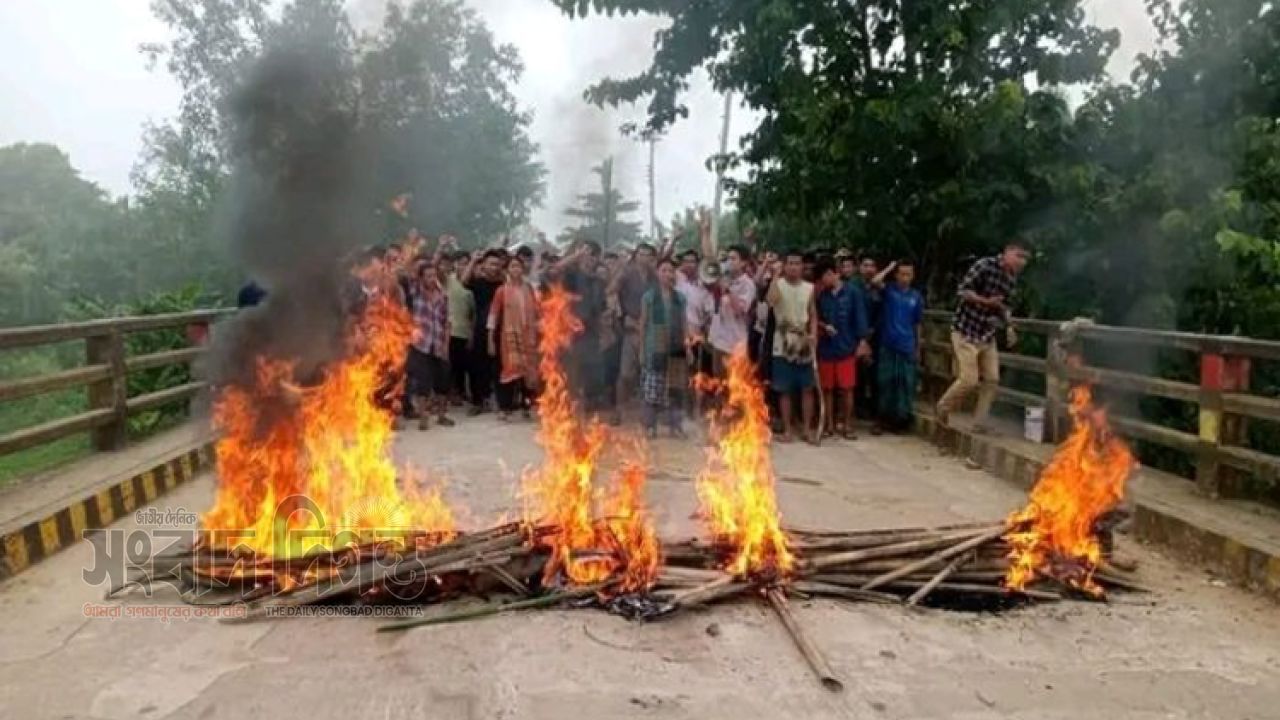 তিন দফা দাবিতে সাজেক-দীঘিনালা সড়কে ফের অবরোধ
