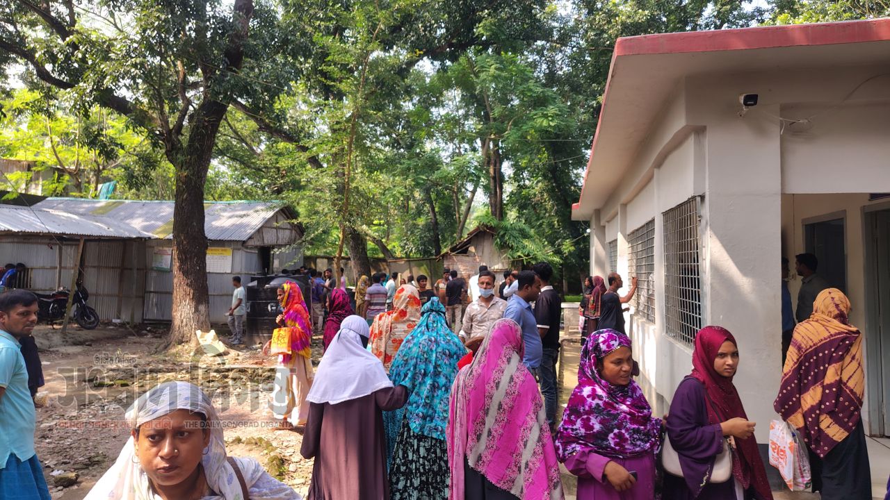 শ্যামনগরে মাদক কেনার টাকা না পেয়ে মাকে কোপ, বাঁচাতে গিয়ে প্রাণ গেল চাচির