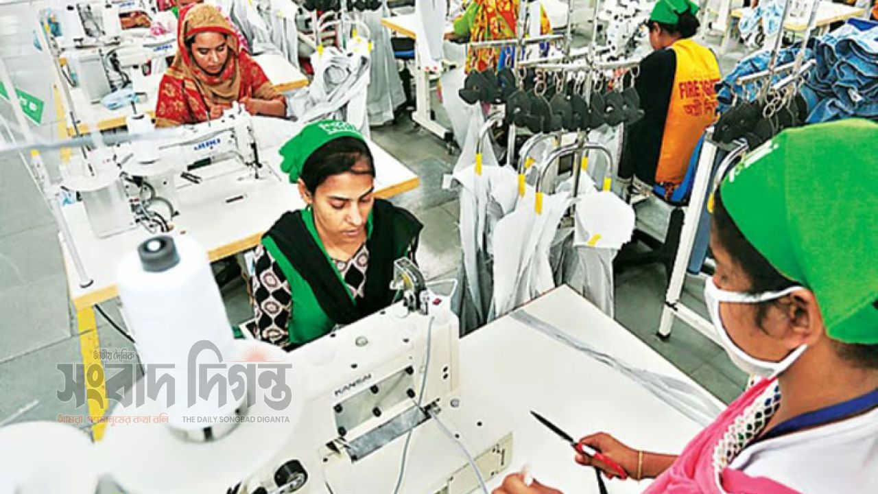 দুর্গাপূজায় টানা তিন দিনের ছুটি, পোশাক কারখানায় উৎপাদন চলবে