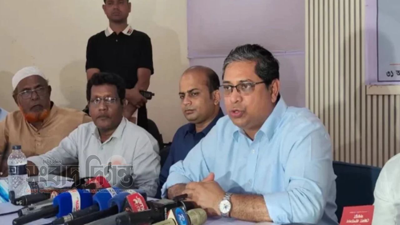 দুর্গাপূজায় ৬৫ মণ্ডপে অনুদান দিলেন প্রতিমন্ত্রী
