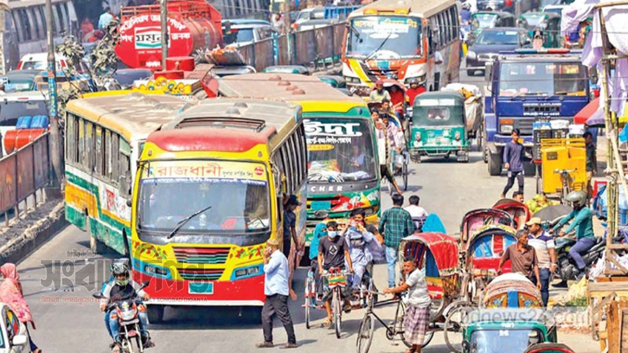 ঢাকার গণপরিবহনে নৈরাজ্য