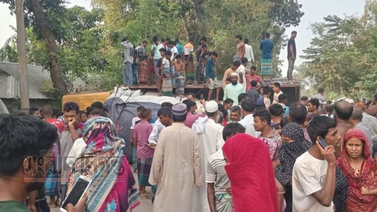 কুড়িগ্রামে মালবাহী ট্রাক্টরের ধাক্কায় অটোরিকশার পাঁচ যাত্রী নিহত 