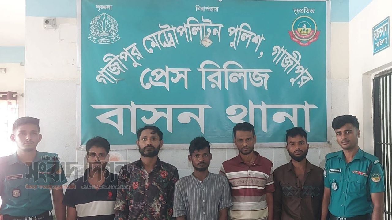 বাসনে পুলিশের বিশেষ অভিযান, মাদক মামলার আসামিসহ গ্রেপ্তার ৫