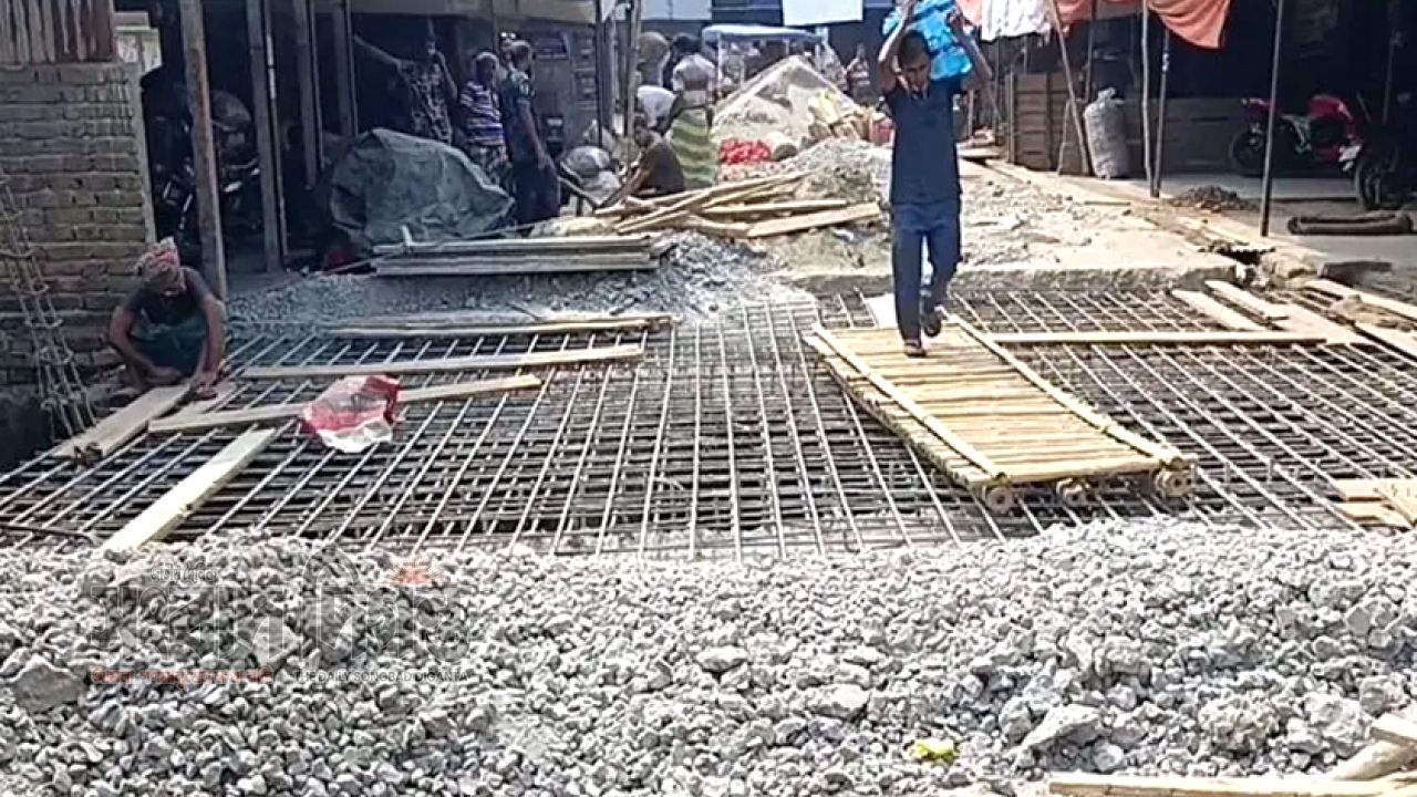 টাঙ্গাইলে কালভার্টে বাঁশ ব্যবহার করায় কার্যসহকারী চাকরিচ্যুত,
