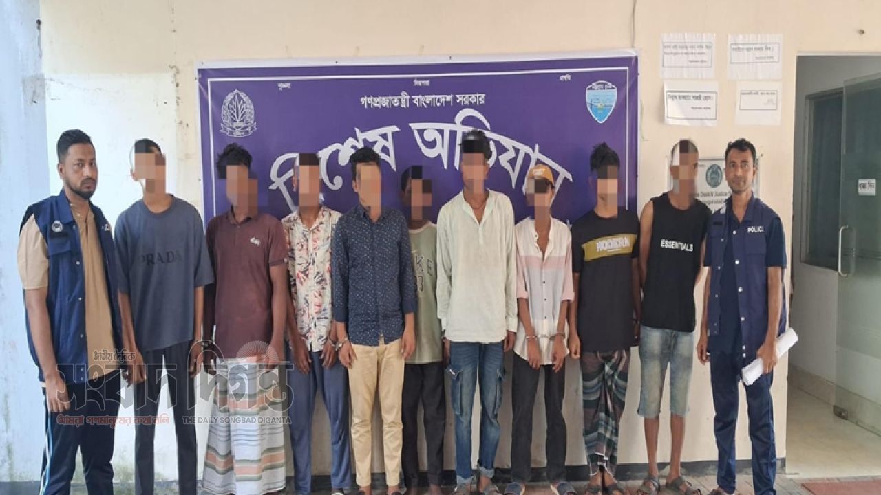 কক্সবাজারে পুলিশের অভিযানে ৯ জন গ্রেপ্তার