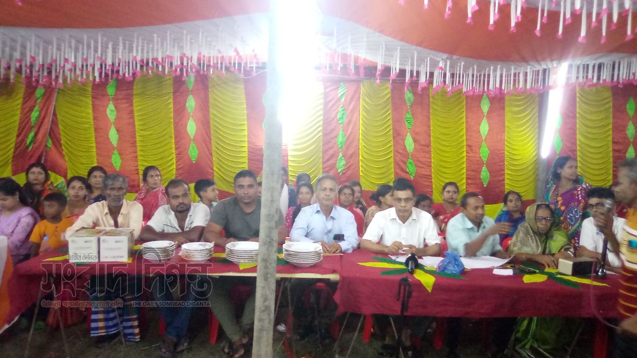 শারদীয় দুর্গাপূজা উপলক্ষে শেখেরহাটের নওপাড়া জাগরণী সংঘে সাংস্কৃতিক অনুষ্ঠান ও পুরস্কার বিতরণ