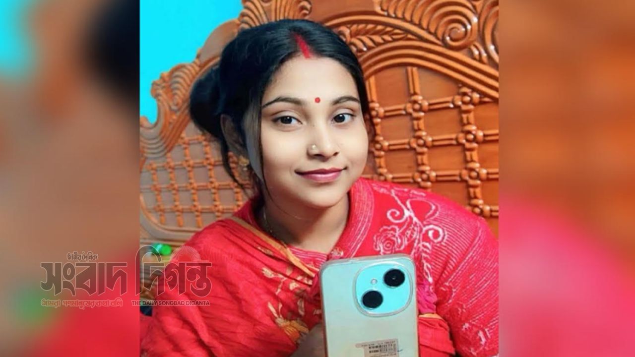 তালায় বিজয়ার আনন্দ মুহূর্তেই বিষাদে, প্রতিমার কপালে সিঁদুর দিতে গিয়ে নববধূর মৃত্যু