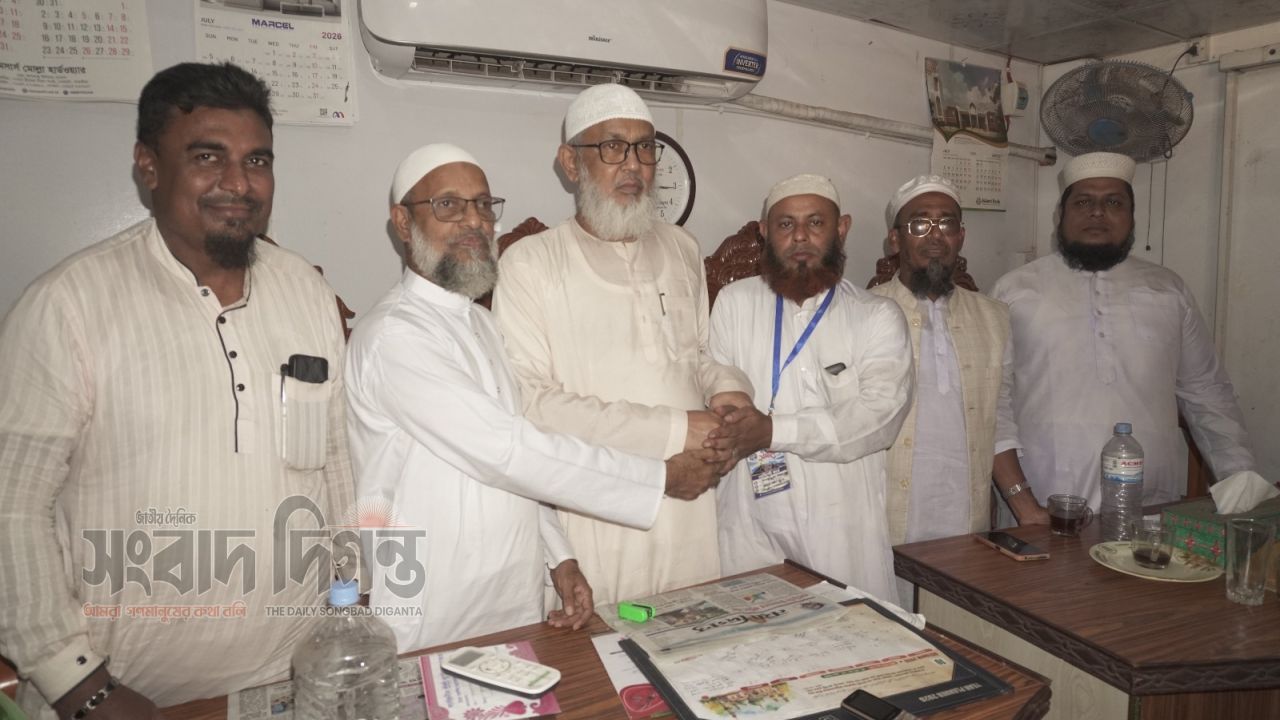 দেবহাটায় চরমোনাই ছেড়ে জামায়াতে যোগ দিলেন আলহাজ্ব ফারুক হোসেন