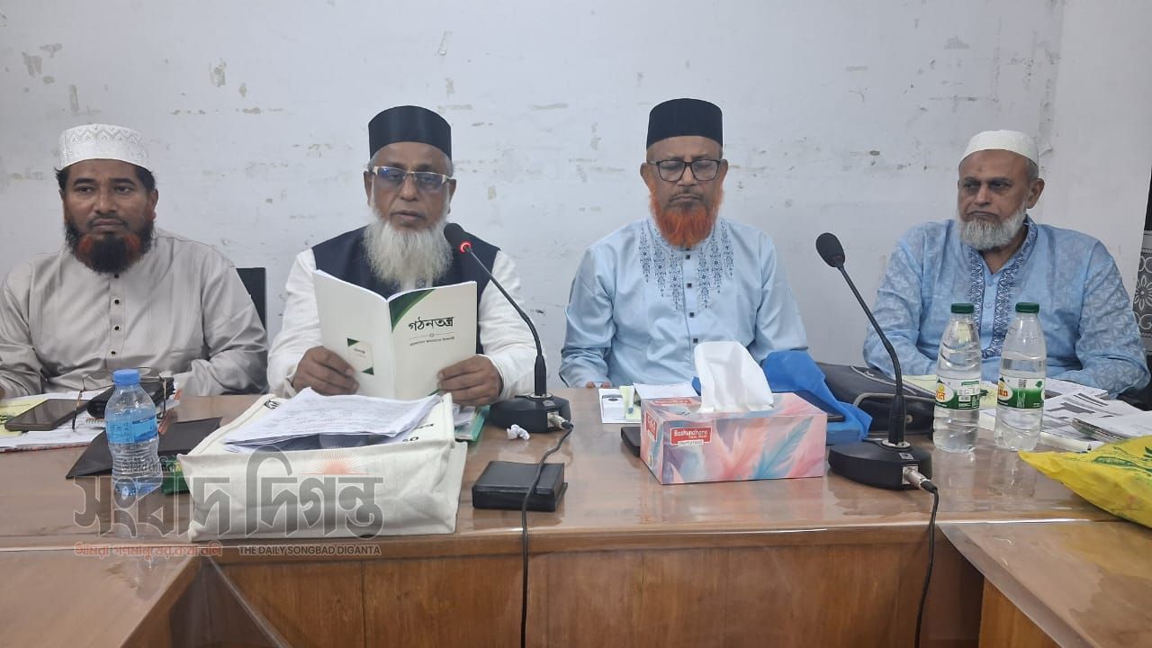 জনগণের সঙ্গে প্রতারণা করলে ক্ষমতা থেকেও ছিটকে পড়তে হবে: এমপি ইজ্জতুল্লাহ
