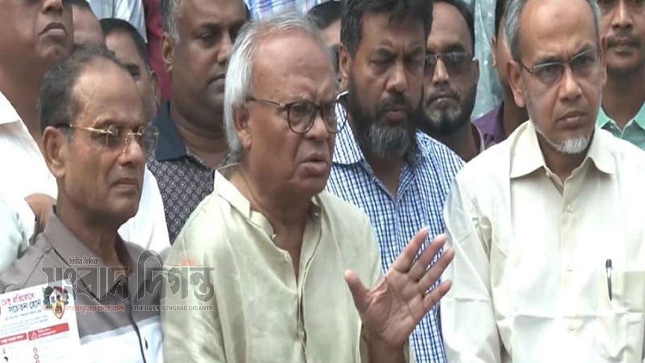  বিরোধী দল হিসেবে সুবিধা ভোগ করে জনগণকে বিভ্রান্ত করা হচ্ছে