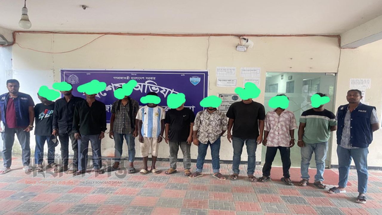 কক্সবাজারে সদর থানা পুলিশের বিশেষ অভিযান: ছিনতাইকারীসহ গ্রেপ্তার ১৫
