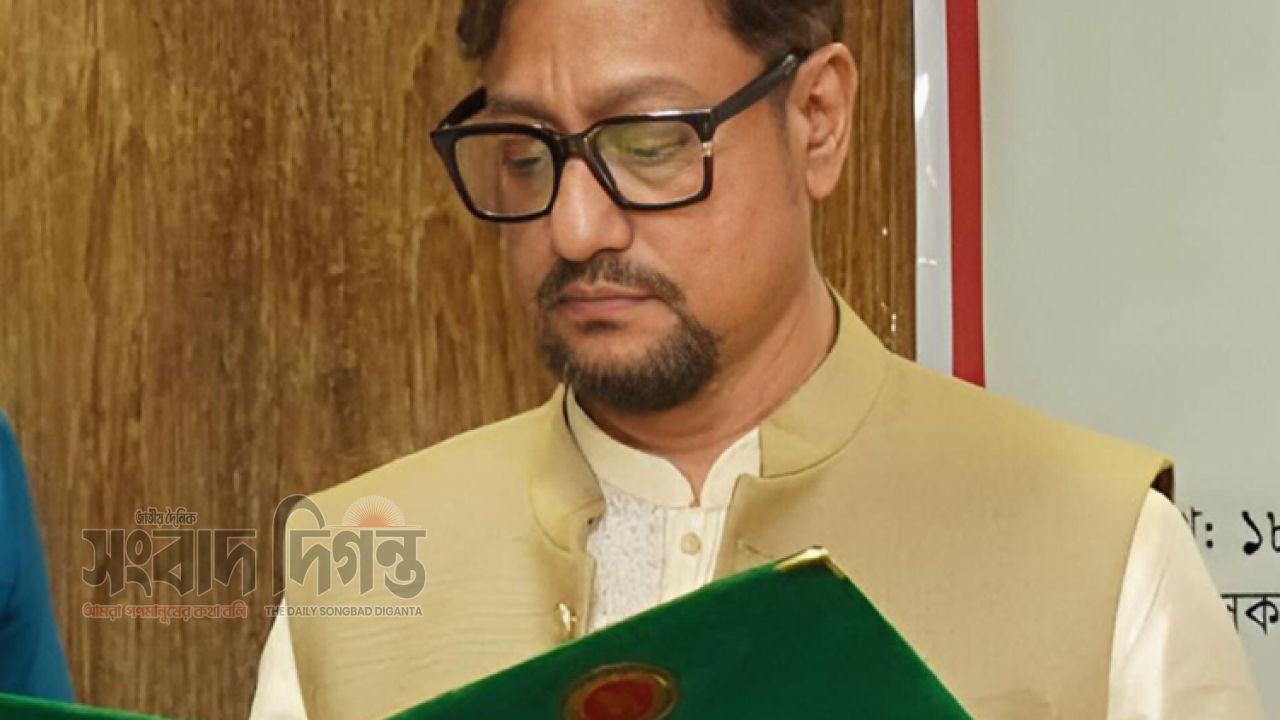 চসিকের পূর্ণকালীন প্রশাসক ডা. শাহাদাত, হাতে মেয়রের ক্ষমতা