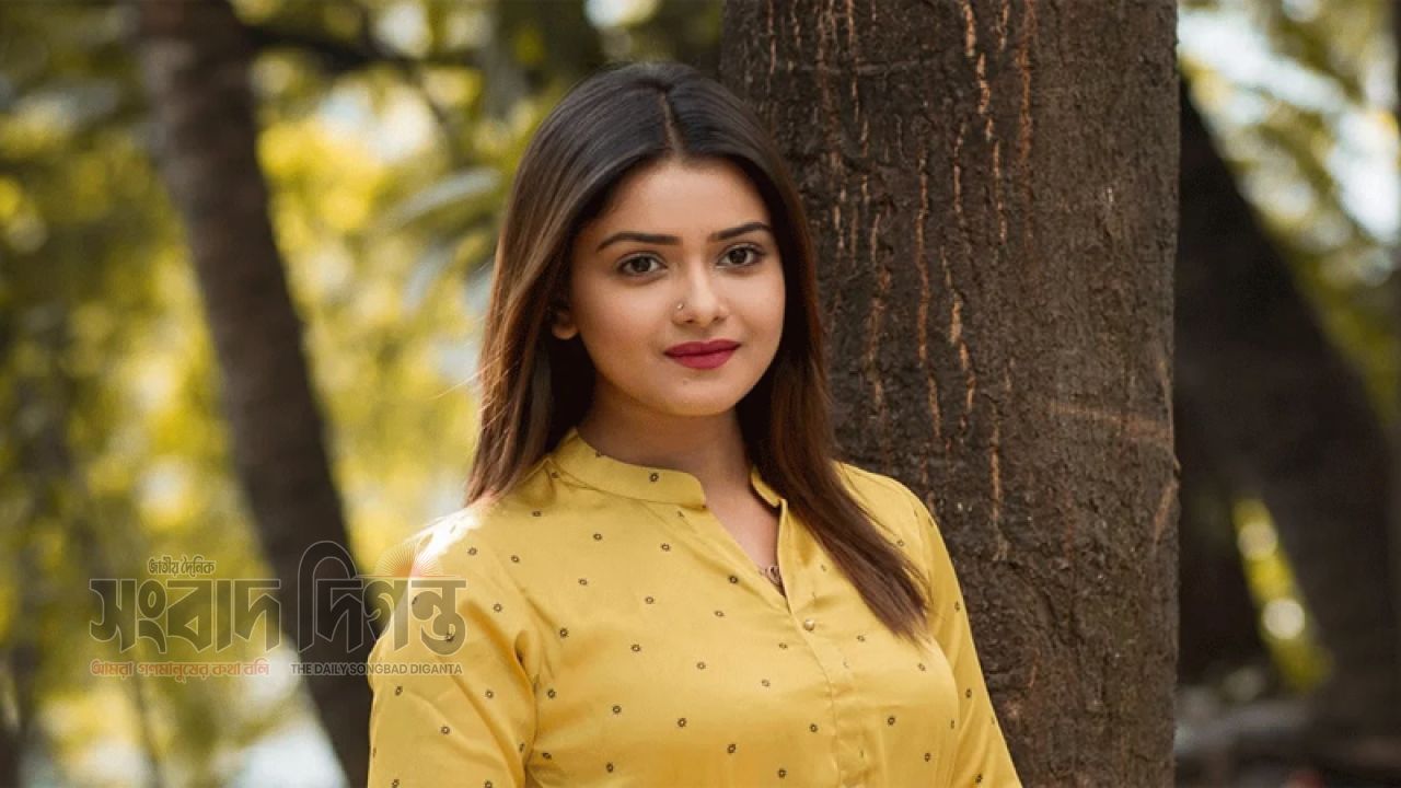 তানজিন তিশাকে ঘিরে শাড়িকাণ্ডে নতুন আলোচনা