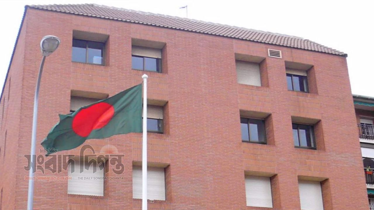 স্পেনে ভয়াবহ ট্রেন দুর্ঘটনায় ৬৮ জন নিহত, বাংলাদেশি হতাহতের খবর নেই