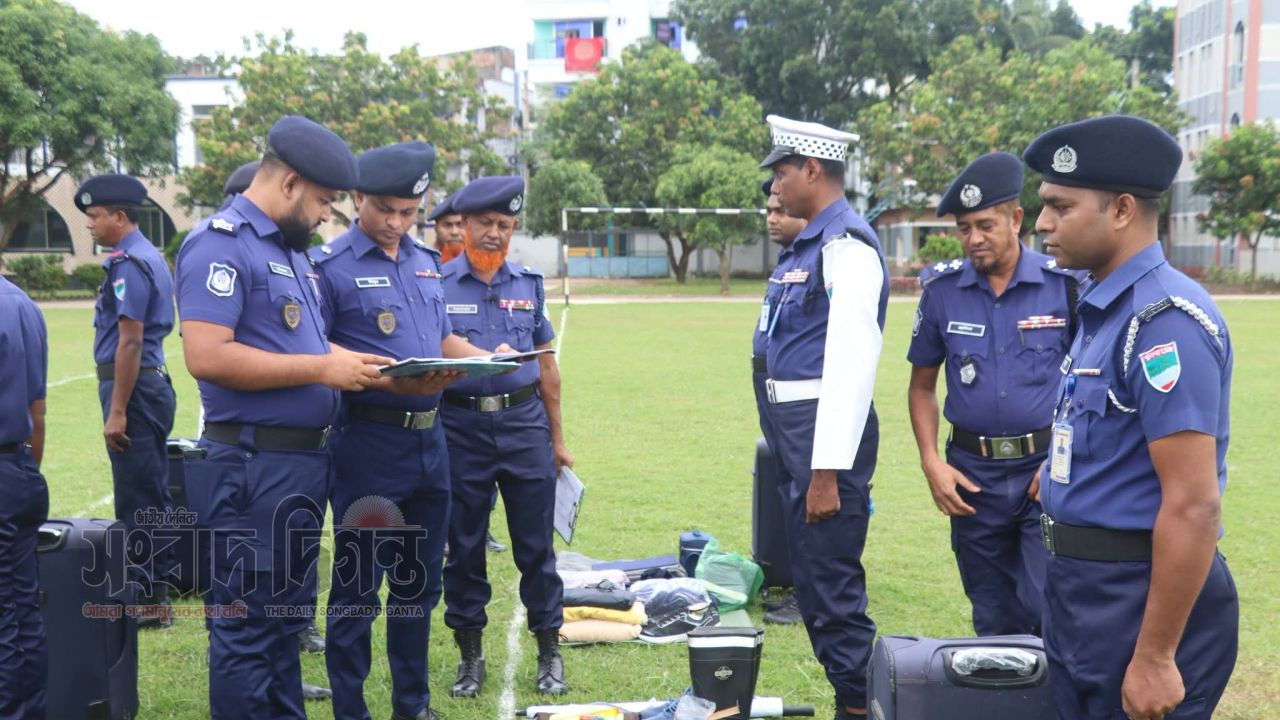 সাতক্ষীরা জেলা পুলিশের মাসিক কিট প্যারেড, সরঞ্জাম সংরক্ষণে নির্দেশনা