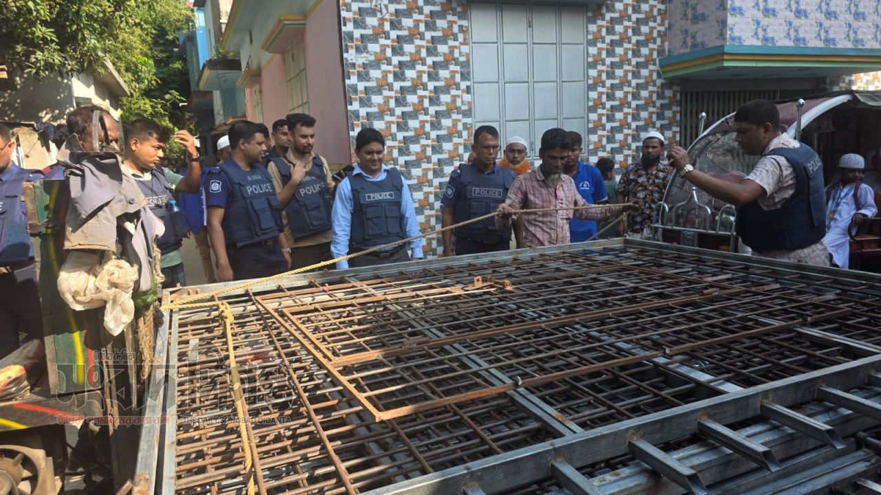 রায়পুরায় আইনশৃঙ্খলা বাহিনীর সাড়ে ৫ ঘণ্টার যৌথ অভিযান, গ্রেপ্তার একাধিক হত্যা মামলার আসামি