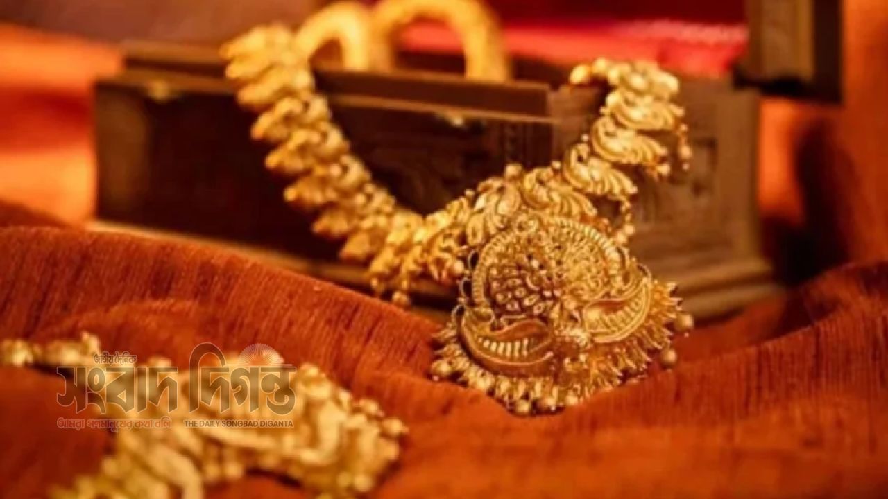 স্বর্ণের দাম কমার সঙ্গে কমল রুপার দামও