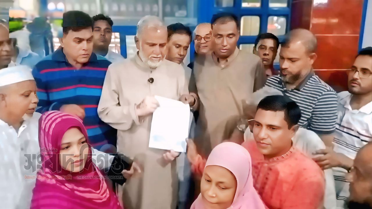 জালালপুর ইউনিয়নের চেয়ারম্যান পদে দলীয় মনোনয়নপত্র সংগ্রহ করেন রফিকুল আলম কটিয়াদী