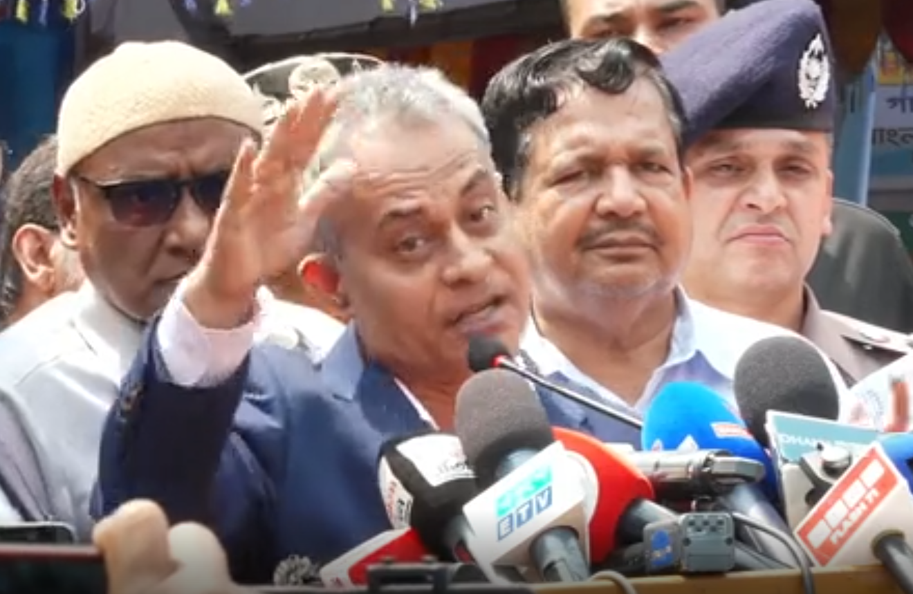 গাবতলীতে যাত্রীচাপ সামাল দিতে বাড়তি ব্যবস্থা: মন্ত্রী শেখ রবিউল আলম