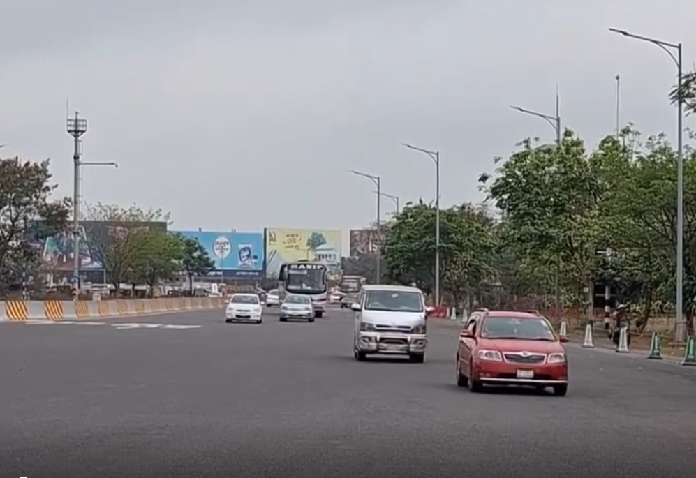 স্বাভাবিক গতিতে চলছে ঢাকা–মাওয়া এক্সপ্রেসওয়ে, কোনো গতি বাধা নেই